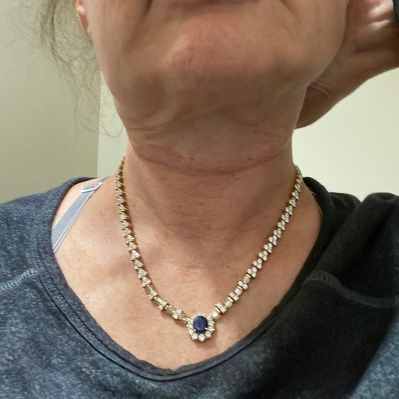 SOLD❤️❤️💙💙HOST PICK💙💙 Stunning diamond and sapphire show piece - Picture 7 of 10